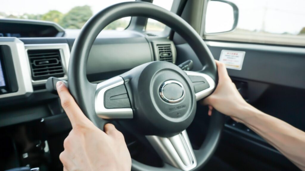 特徴を理解して安全にダイハツ ウインカーを使いこなそう!